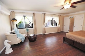 4 bedrooms, iron/ironing board, WiFi (free), bed sheets