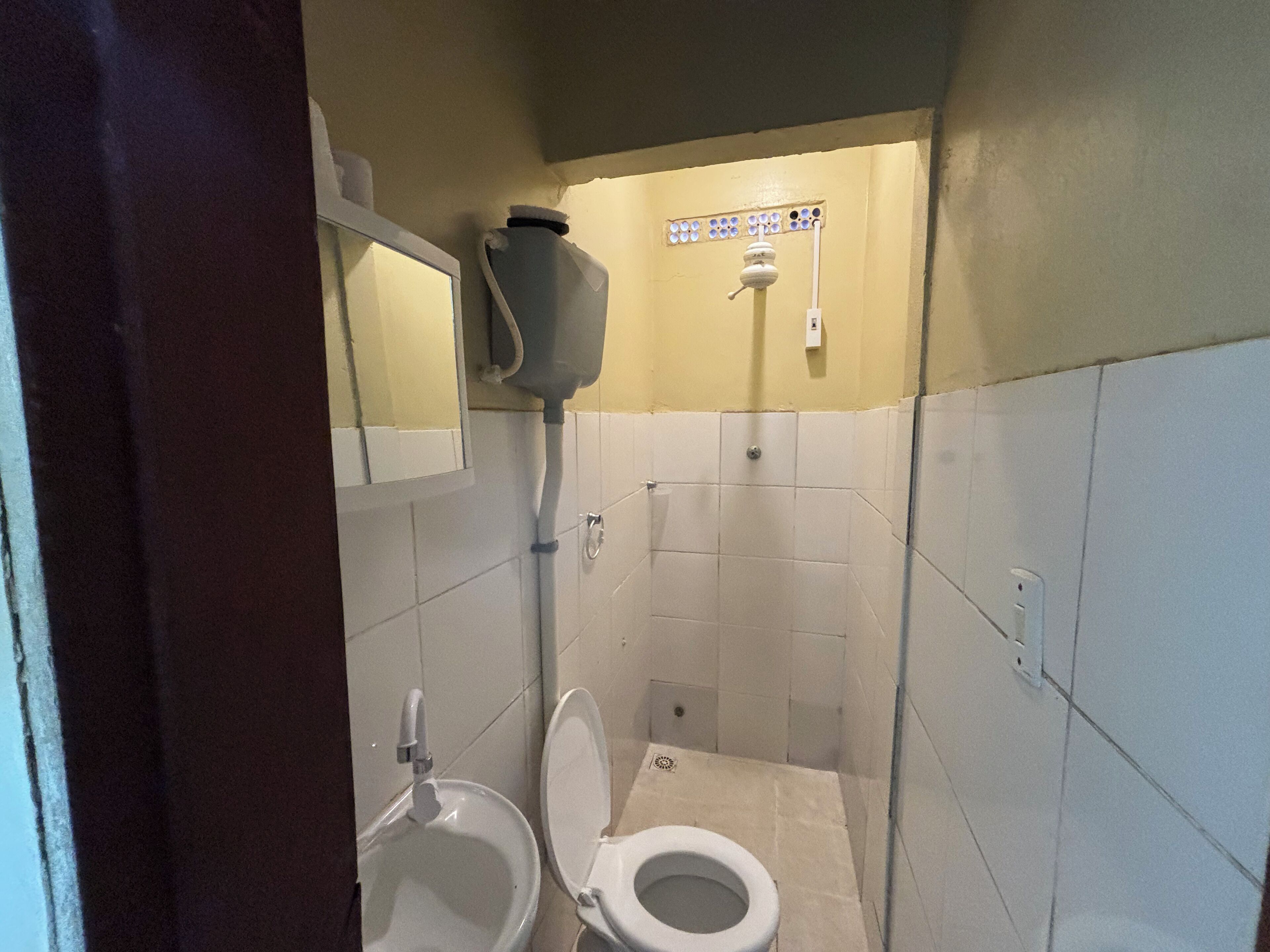 Double Room | Bathroom | Shower, towels, toilet paper