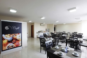 Tägliches inbegriffenes Frühstücksbuffet