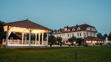 Front of property - evening/night