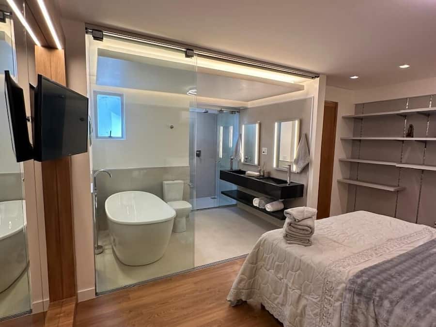 Presidential Suite | Minibar, in-room safe, desk, laptop workspace