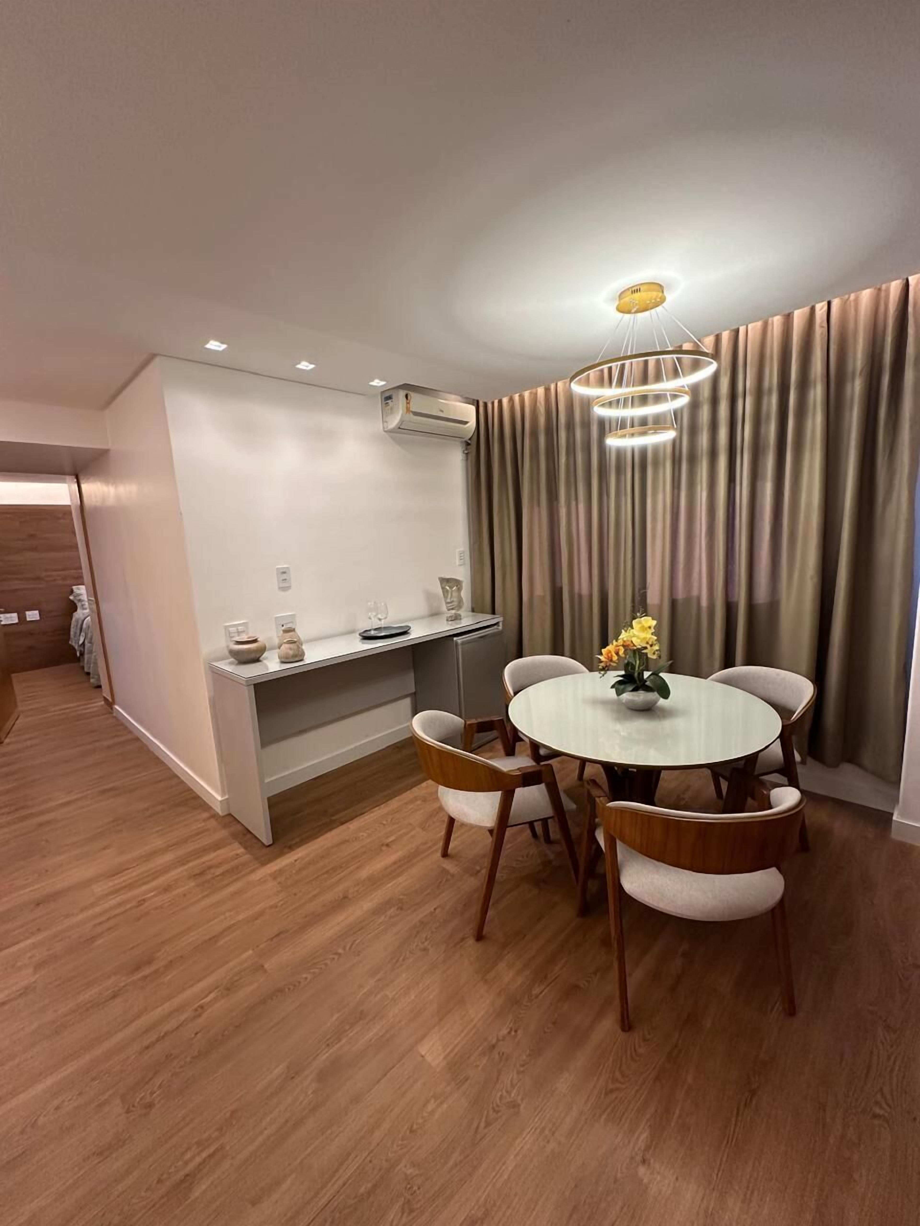 ห้องเพรสซิเดนเชียลสวีท | มินิบาร์, ตู้นิรภัยในห้องพัก, โต๊ะทำงาน, พื้นที่ทำงานแบบใช้แล็ปท็อป