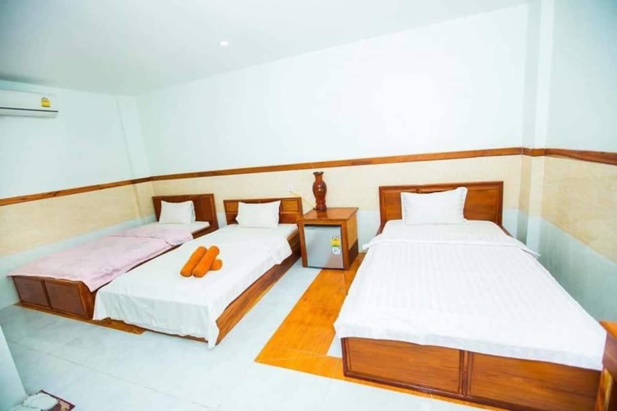 Habitación triple superior | Escritorio, insonorización, wifi gratis y ropa de cama