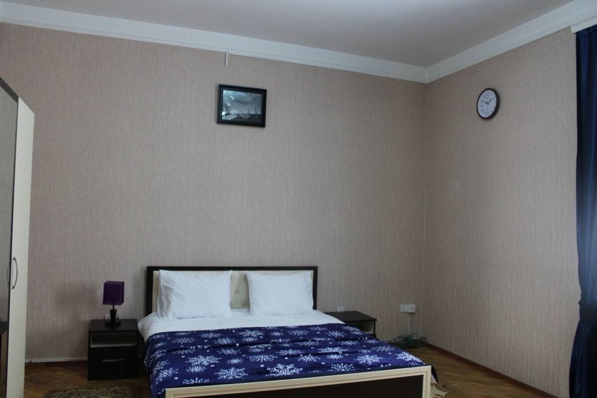 In-room safe, soundproofing, bed sheets