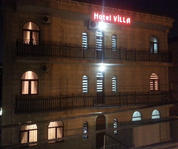 Front of property - evening/night