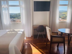 Deluxe Double Room | In-room safe, free WiFi, bed sheets - Grande Hotel Amparo (Amparo)