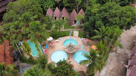 Outdoor pool. Samauma Park Hotel