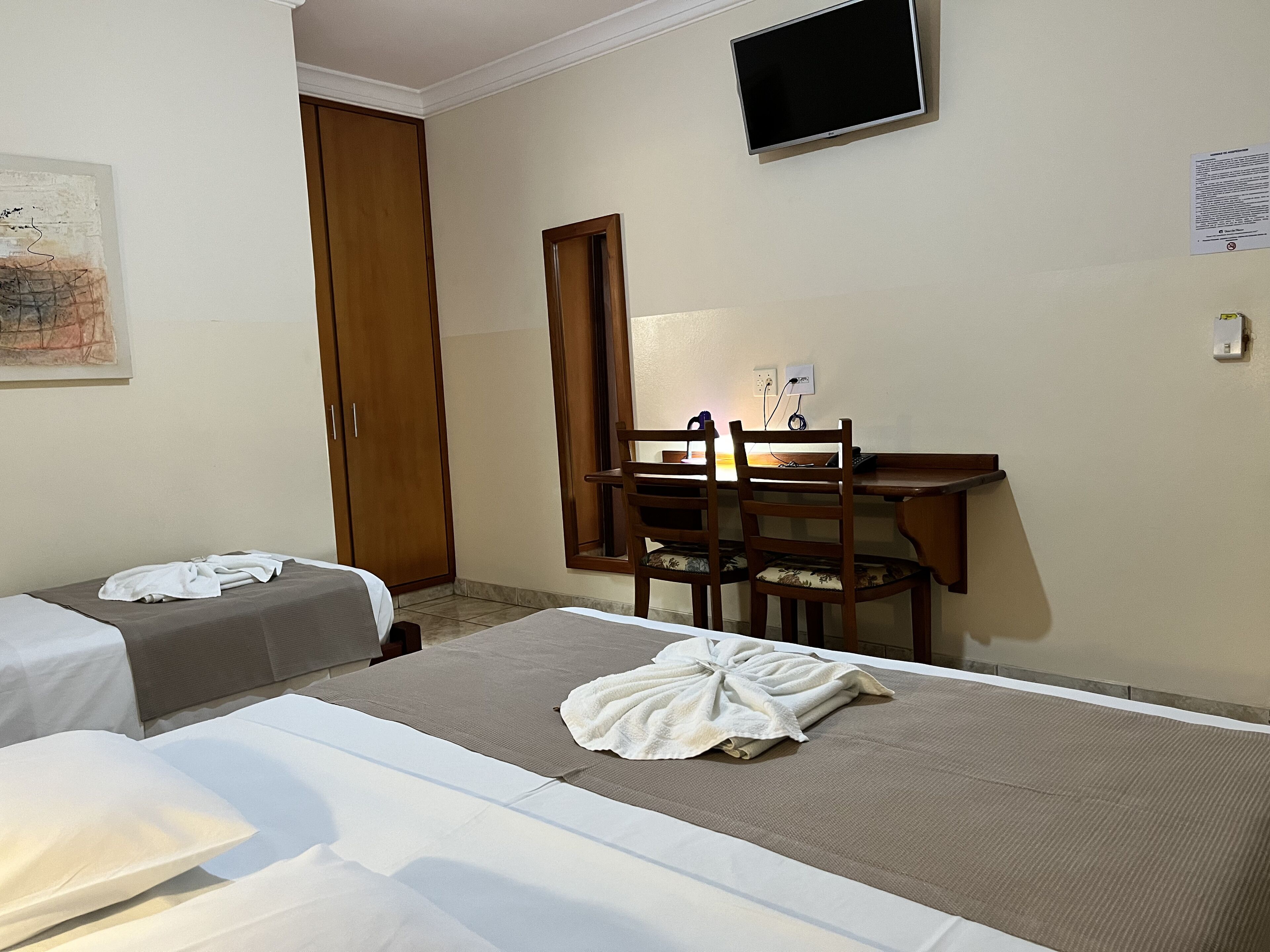 deluxe triple room | 1 bedroom, hypo-allergenic bedding, minibar, desk