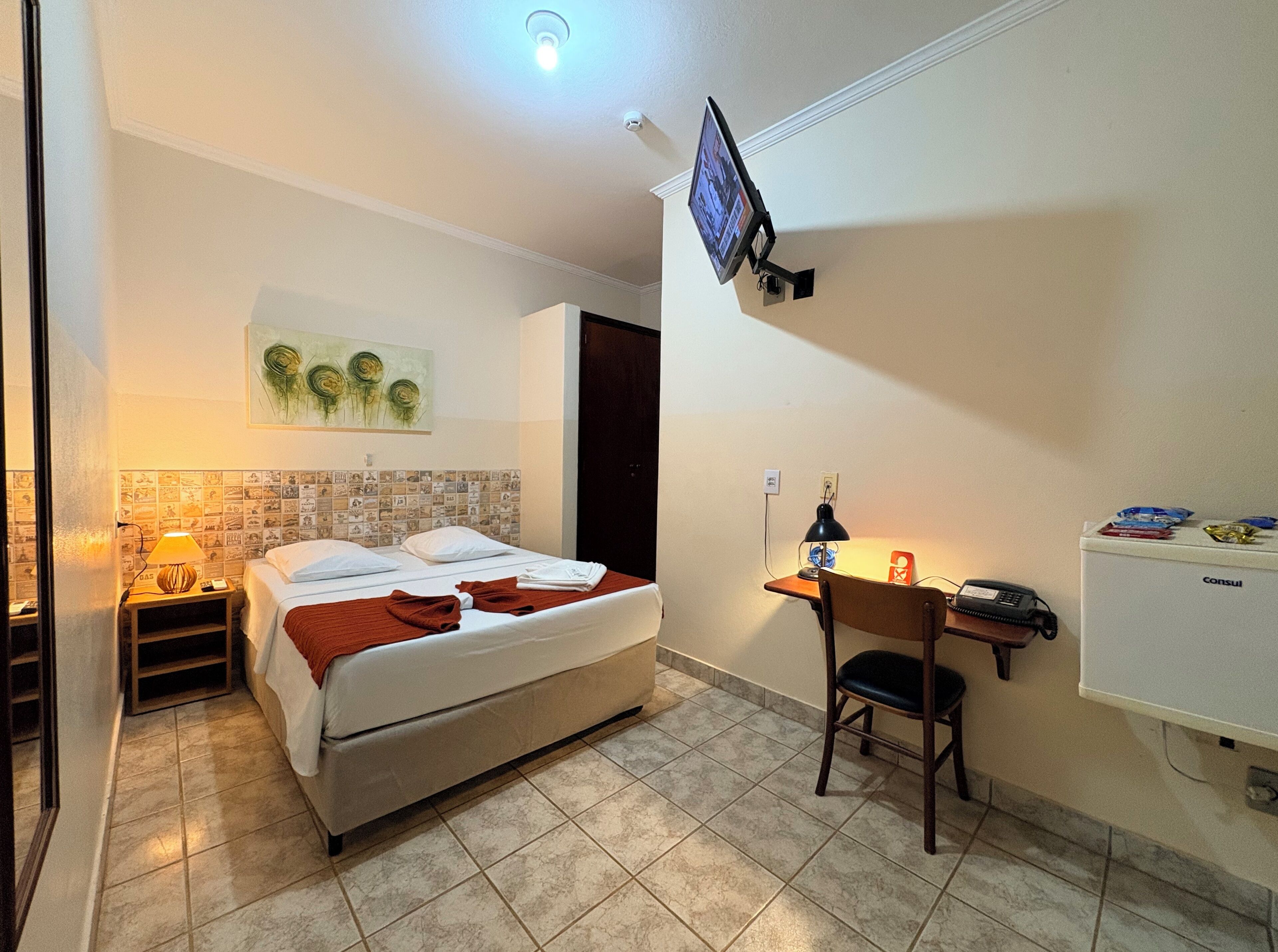 Standard Double Room | Hypo-allergenic bedding, minibar, desk, laptop workspace