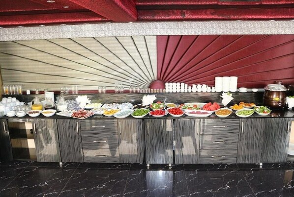 Free daily buffet breakfast - Murat Otel (Ankara)