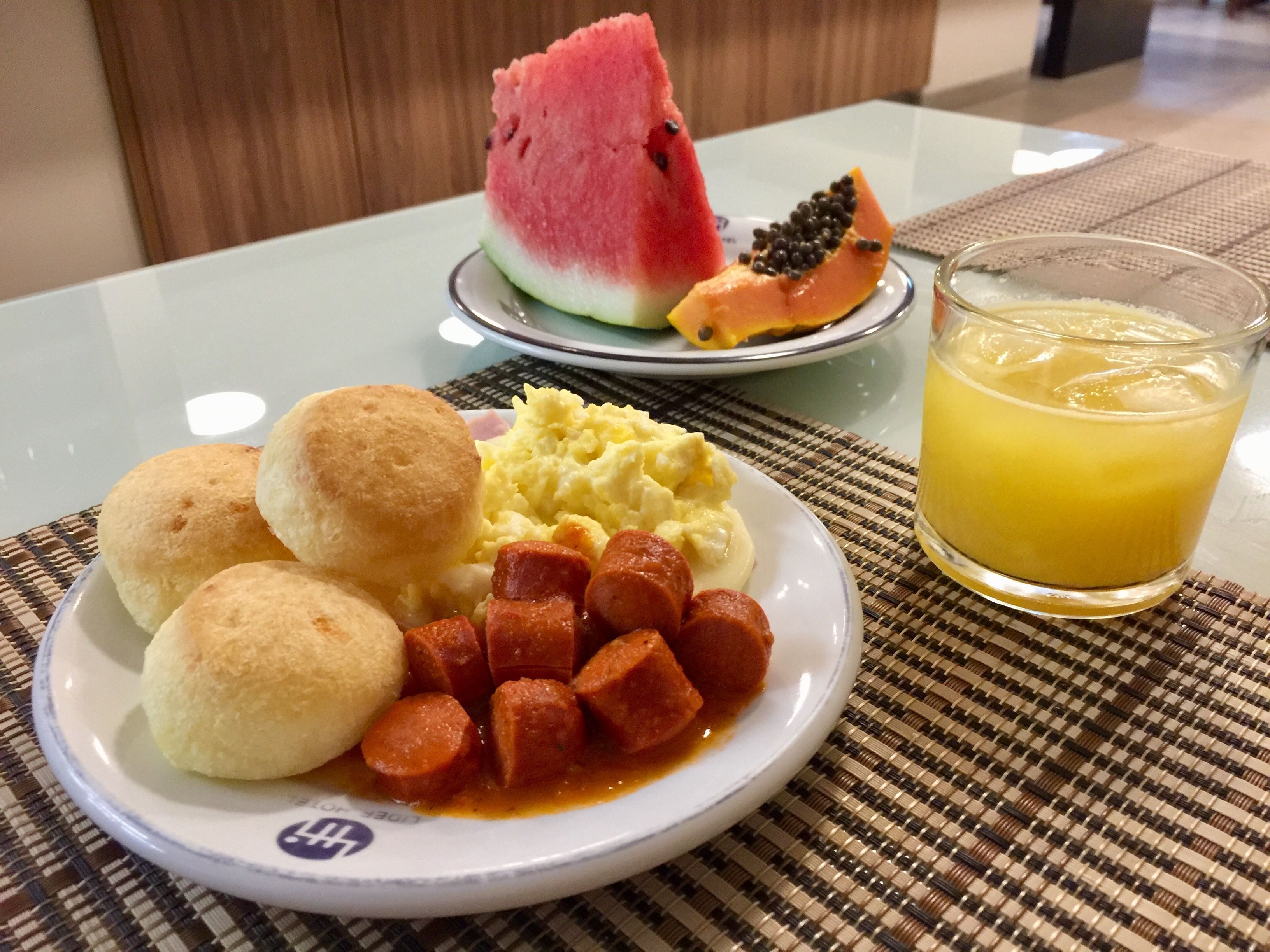 free daily buffet breakfast