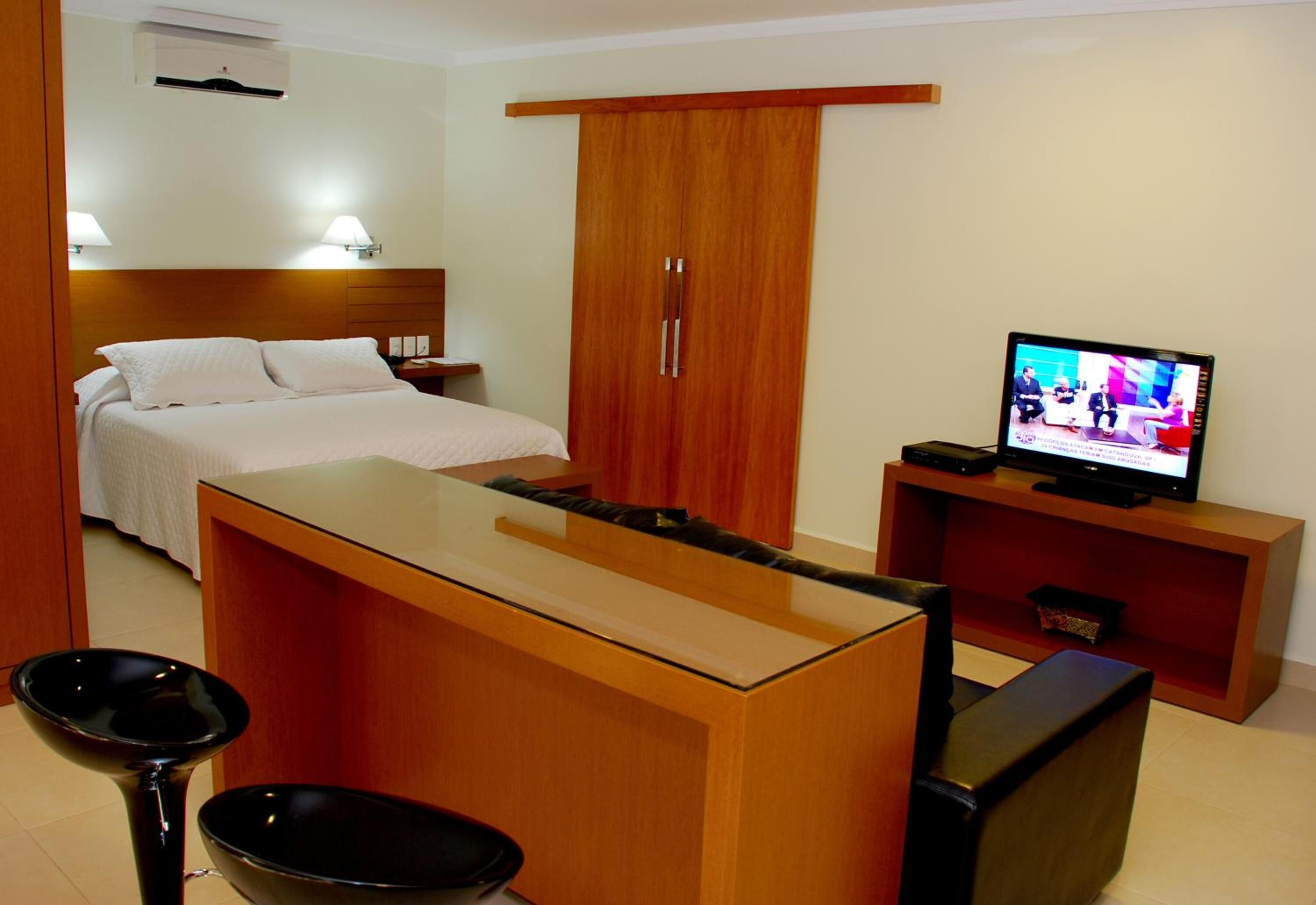 1 bedroom, minibar, in-room safe, desk