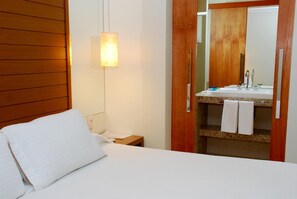 Pillowtop beds, minibar, in-room safe, individually decorated - Lider Hotel Ituiutaba (Ituiutaba)