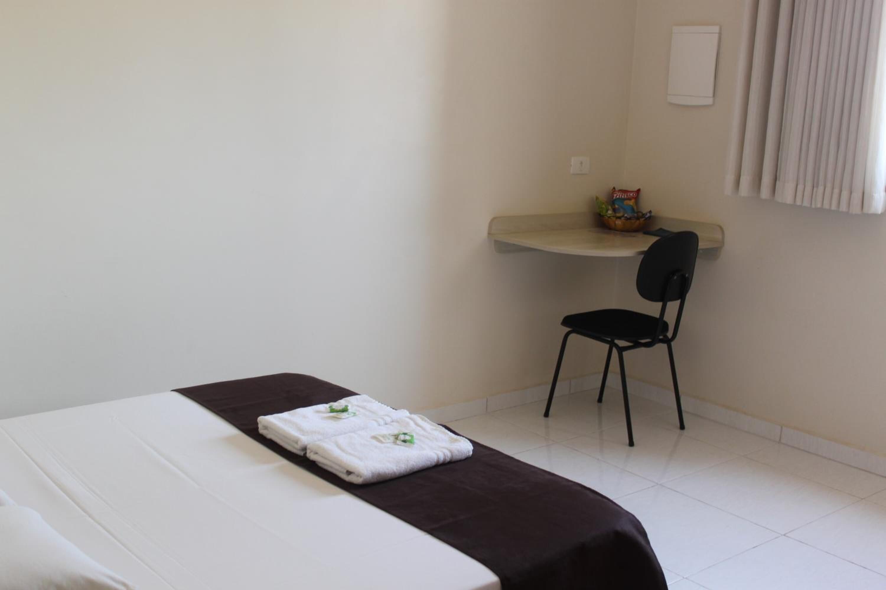 1 bedroom, minibar, desk, iron/ironing board