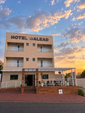 Front of property - Hotel Galead (Santa Barbara d'Oeste)