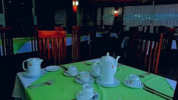 Se sirven desayunos, comidas y cocina local