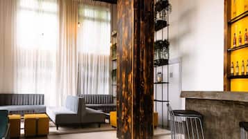 Breakfast, lunch and dinner served