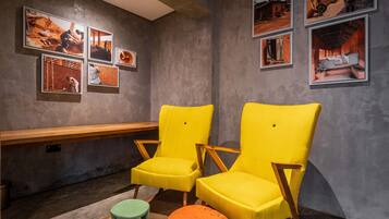 Business Suite, 1 Bedroom, Non Smoking | Living area