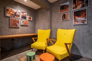 Business Suite, 1 Bedroom, Non Smoking | Living area