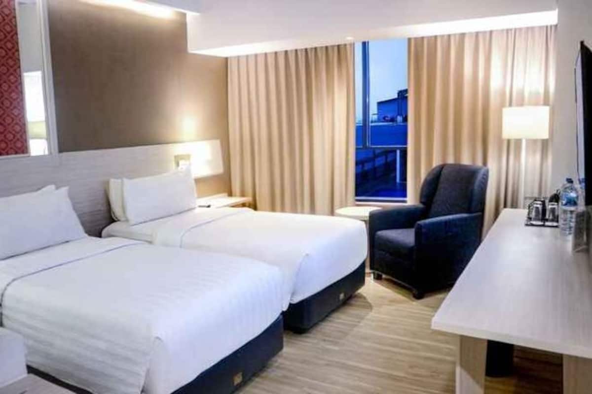 Minibar, in-room safe, desk, soundproofing