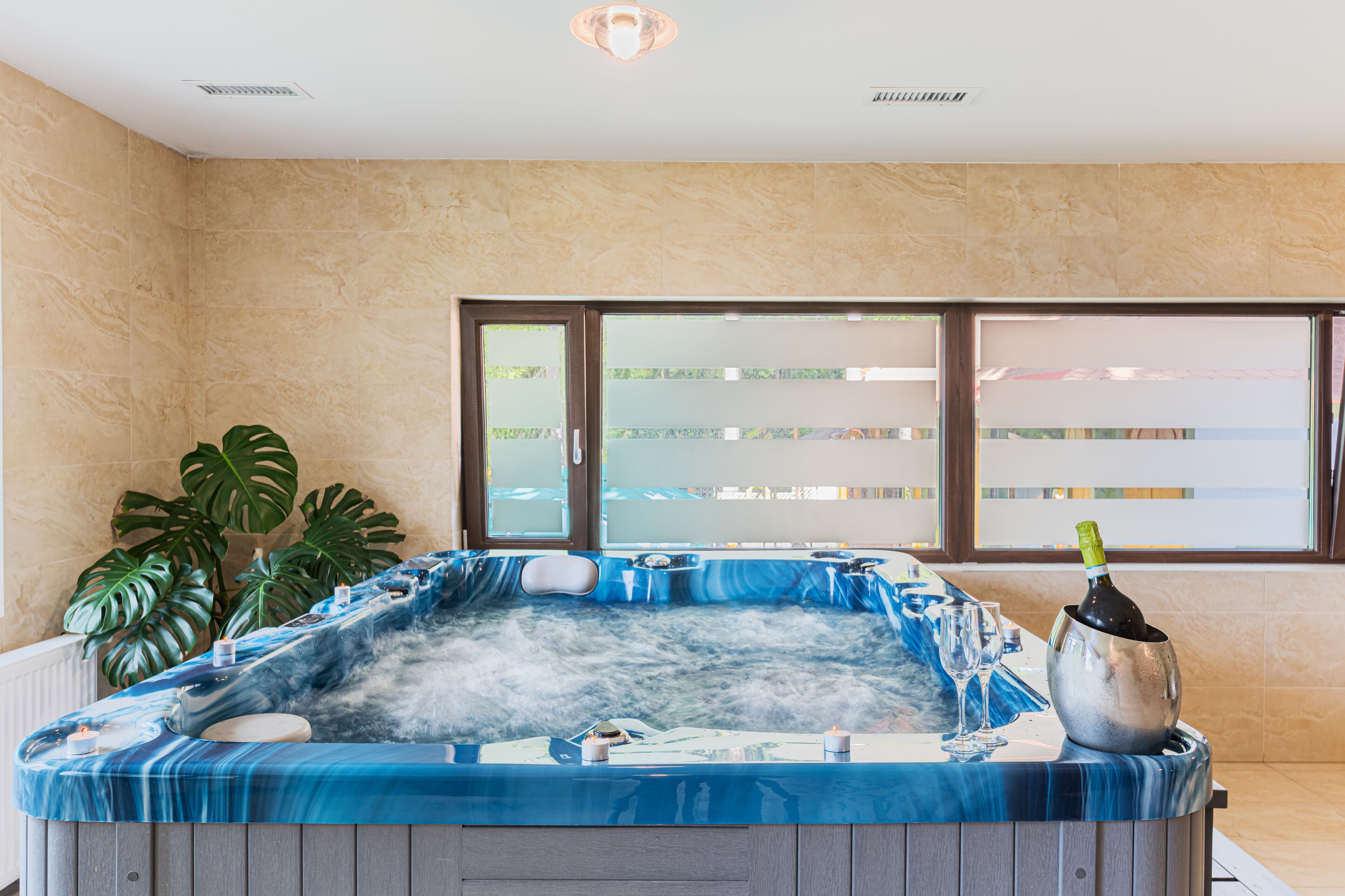Indoor spa tub