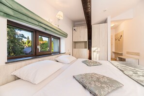 Camera Basic con letto matrimoniale o 2 letti singoli, non fumatori | Wi-Fi gratuito, lenzuola