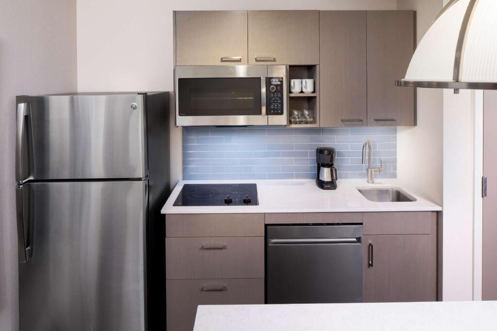 Private kitchen | Microwave, coffee/tea maker