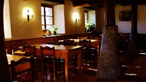 Restaurant - Albergue Rural Mandoia - Hostel (Zeberio)