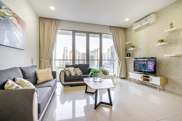 Superior Apartment, 3 Bedrooms, City View | Living area | LCD TV - Marc Residence KLCC Suites (Kuala Lumpur)