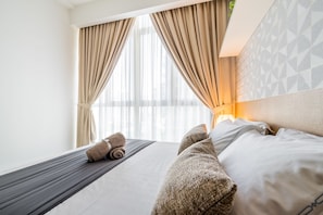 Superior Apartment, 3 Bedrooms, City View | Desk, soundproofing, iron/ironing board, free WiFi - Marc Residence KLCC Suites (Kuala Lumpur)