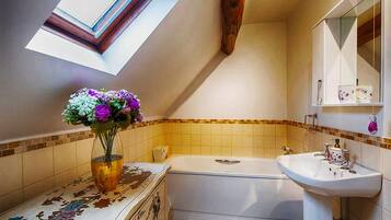 Luxe cottage, privébadkamer | Badkamer