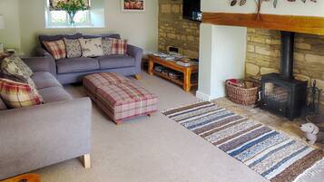 Luxury Cottage, Private Bathroom | Lounge