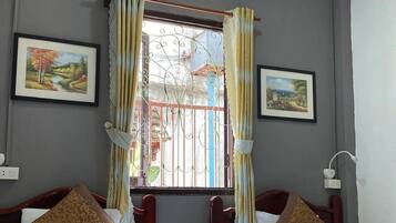 Superior Twin Room, 2 Single Beds, Non Smoking | In-room safe, desk, blackout curtains, soundproofing