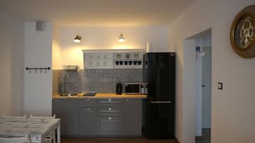 Premium Apartment (711) | 1 bedroom, hypo-allergenic bedding, individually decorated