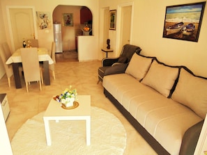 Comfort Apartment, Sea View | Living area