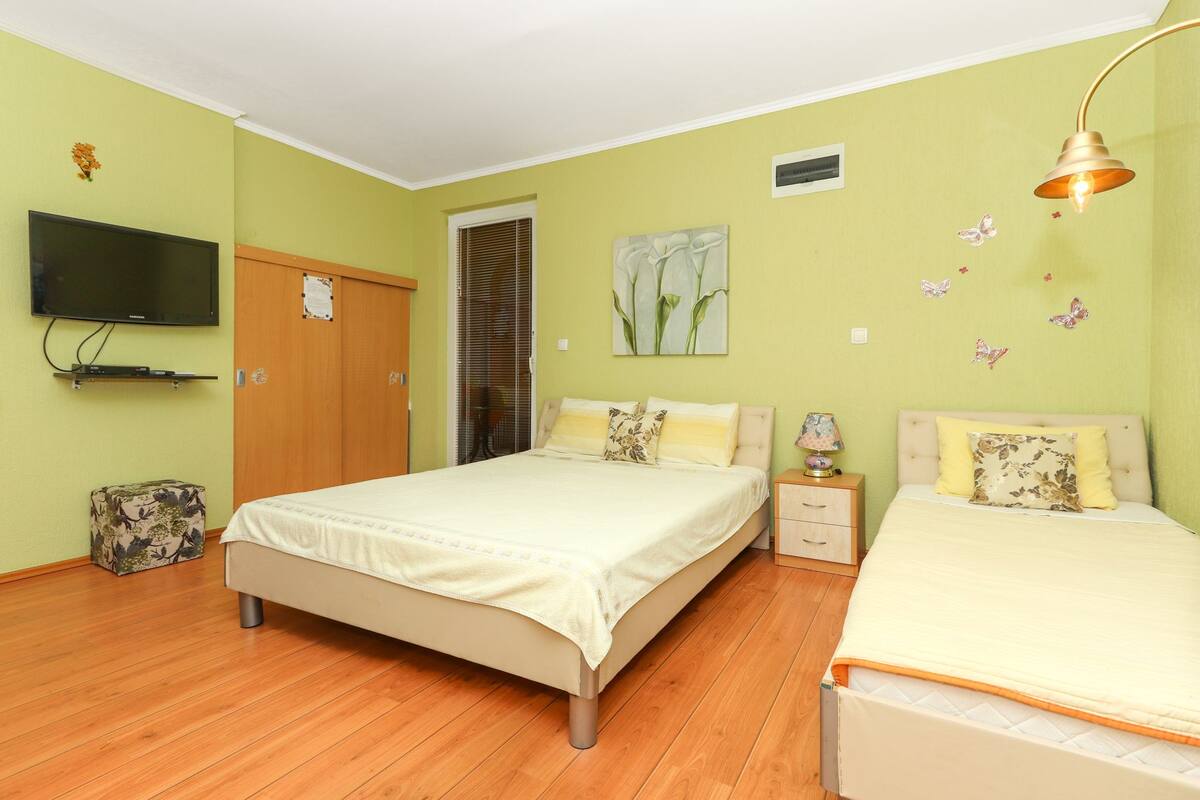 Studio, Meerblick (3 adults) | Schallisolierte Zimmer, Bügeleisen/Bügelbrett, kostenloses WLAN