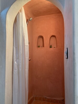 Family Triple Room, Multiple Beds, Accessible, Non Smoking | Bathroom - Auberge Ayam Atlas (Ourika)