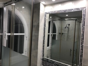 Design Apartment, 2 Bedrooms, Terrace, Sea View | Bathroom | Shower, rainfall showerhead, hair dryer, bidet - Apartment on the beachfront (Mijas)
