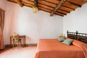 1 bedroom, in-room safe, iron/ironing board, WiFi