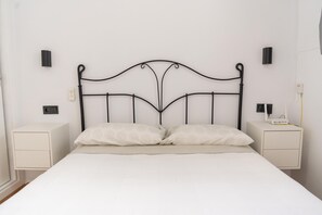 Bügeleisen/Bügelbrett, kostenloses WLAN, Bettwäsche
