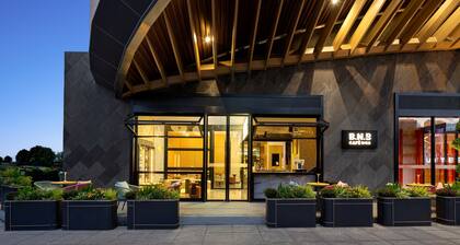 Atwell Suites Shanghai Wuning by IHG