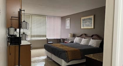 Apm Inn & Suites