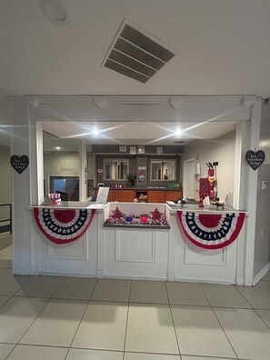 Reception - Apm Inn & Suites (Martinsburg)