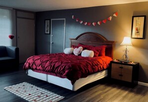 Deluxe Single Room | Desk, free WiFi, bed sheets - Apm Inn & Suites (Martinsburg)