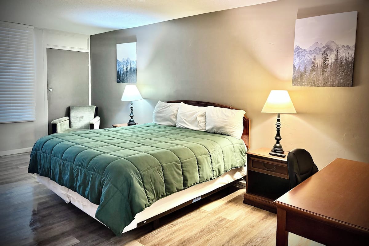 Desk, free WiFi, bed sheets
