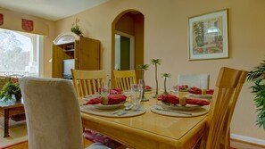 Comfort 3 Bedroom Villa with Pool Access | Private kitchen | Fridge, microwave, oven, stovetop - Medway Condo at Windsor Palms Resort (Kissimmee)