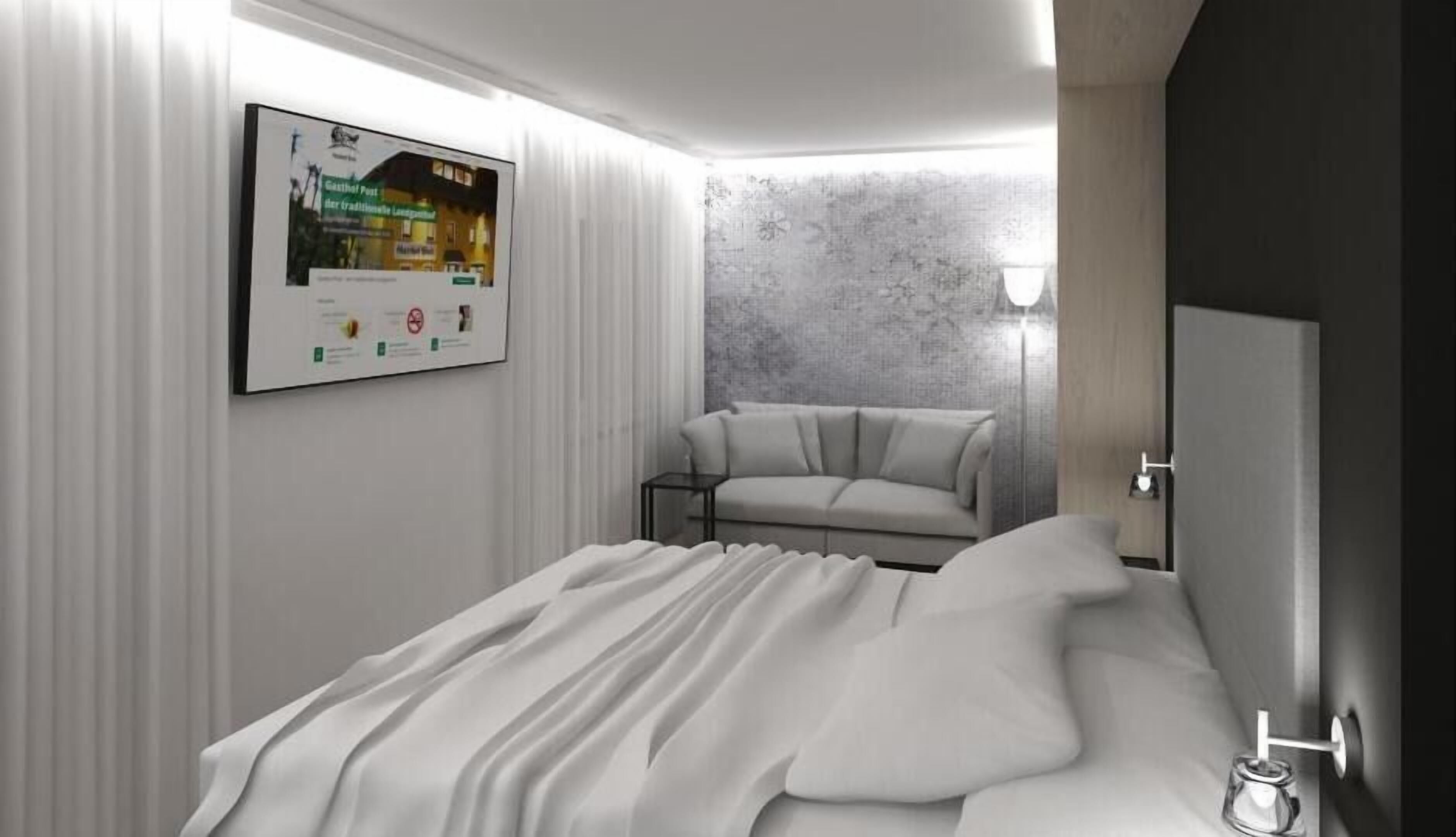 Hypo-allergenic bedding, desk, blackout curtains, free WiFi