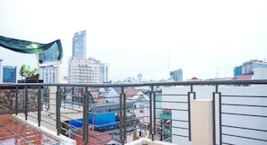 Balcony - Hung Long Hostel (Hue)