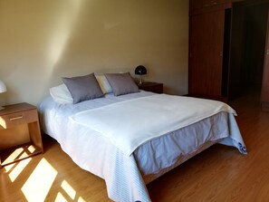 Deluxe House, Multiple Beds, Accessible, Non Smoking | 3 bedrooms, premium bedding, down comforters, desk