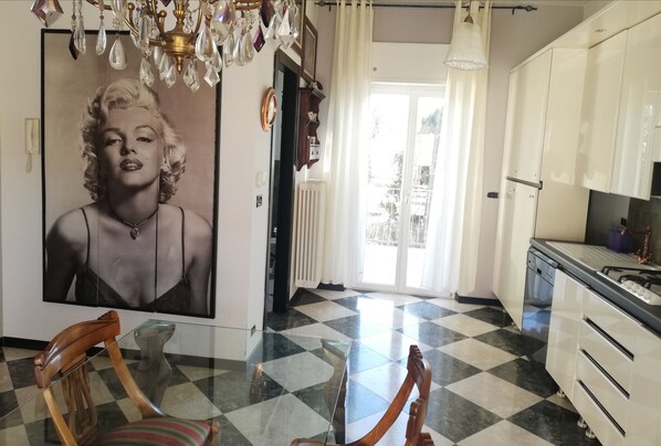 TV LED 32 pollici con canali digitali, TV